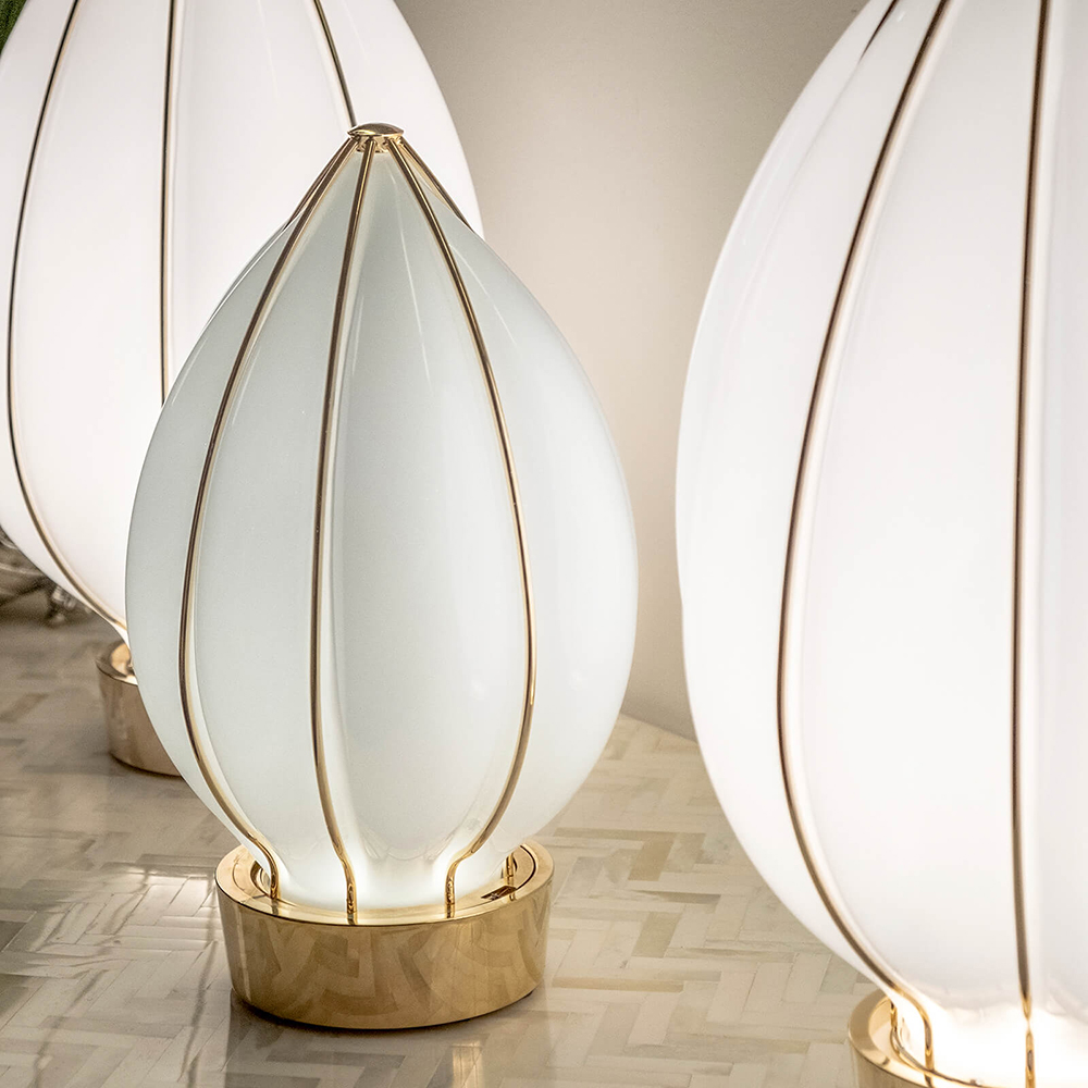 Ref. 3 La lamp
