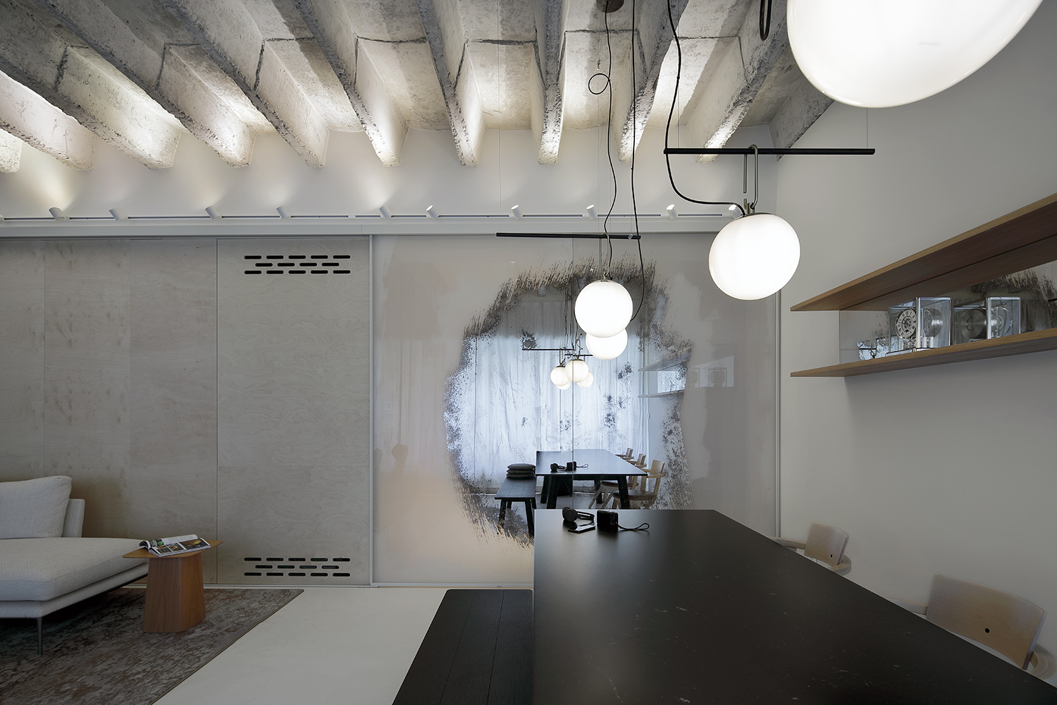 STUDIO UP WHITE LOFT LIVING PHOTO Robert Les 050