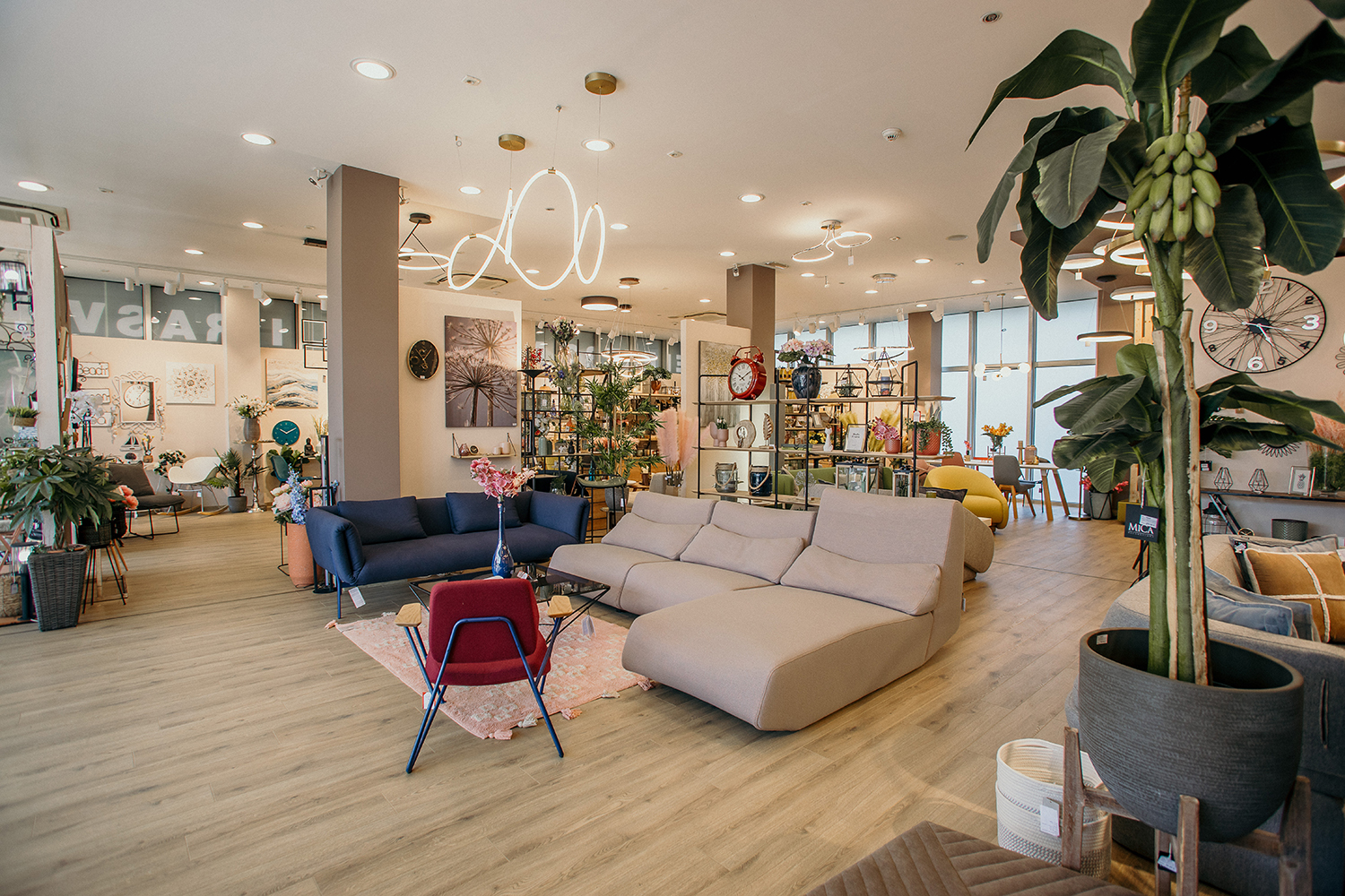 LMC store 1001